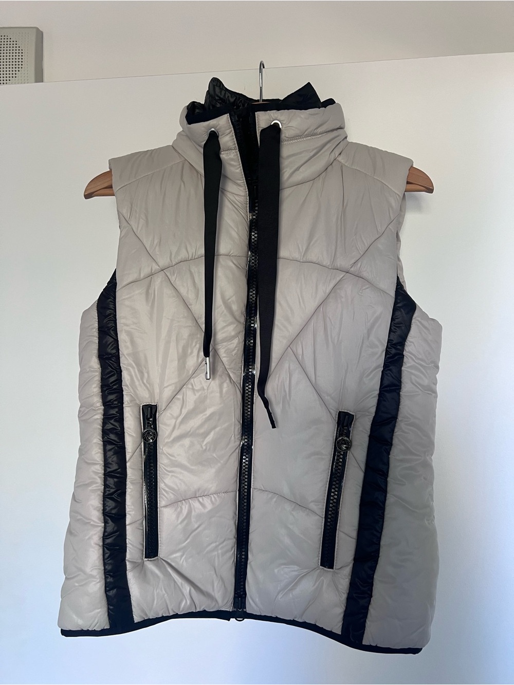 Sportalm Beige and Black Quilted Ski Vest